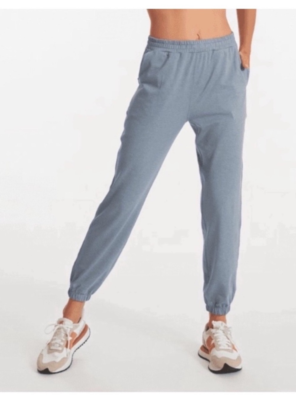 Vuori Women’s Blue Boyfriend Joggers Small
